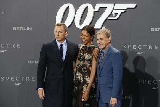 Daniel Craig, Naomie Harris, Christoph Waltz trong buổi quảng bá Spectre tại Đức
