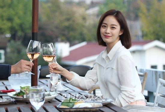 Kim Tae Hee thừa nhận có gặp gỡ bố Bi Rain - 1