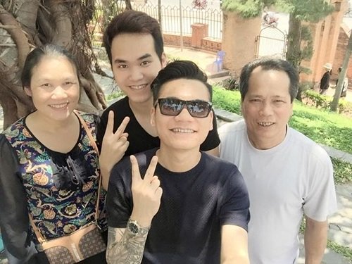 khac viet: "toi tung bi fan cuong xe tan quan ao" hinh anh 4