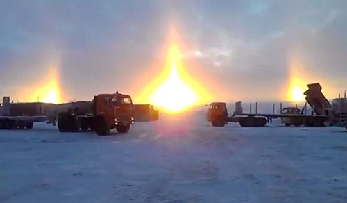 Sửng sốt cảnh 3 mặt trời mọc cùng lúc ở Nga - 1