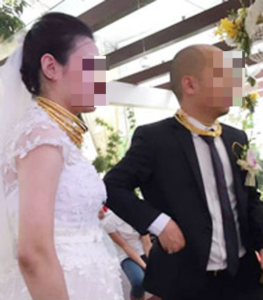 Cô dâu chú rể cổ đeo đầy vàng trong đám cưới toàn siêu xe ở Nam Định - Ảnh 2