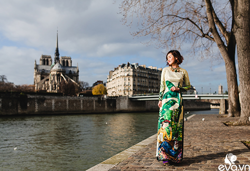 Nao lòng ngắm áo dài Việt tha thướt trên đường phố Paris - 11