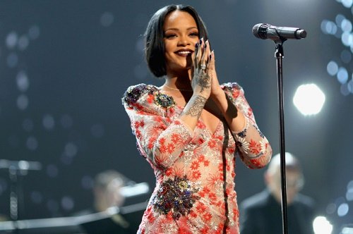 ly do that su khien rihanna huy dien tai grammy hinh anh 1