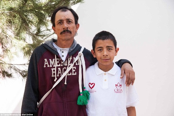 Thánh địa ma túy Mexico, nơi trẻ 9 tuổi đã nghiện đập đá - Ảnh 2.