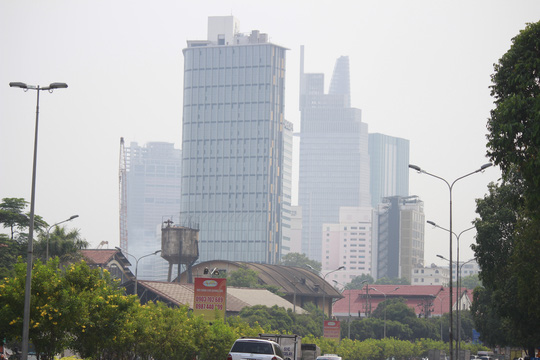 Trung tâm thành phố cũng bị khói bụi ảnh hưởng 1 phần.