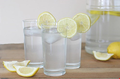 Những tác hại không ngờ khi uống nước chanh giảm cân - 1
