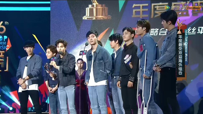 Dàn sao hot nhất Hoa - Hàn hội ngộ tại thảm xanh Chinese Top Music Awards - Ảnh 24.