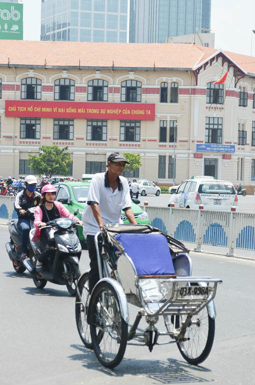 Người Sài Gòn mệt mỏi trong đợt nắng nóng kỷ lục - 5