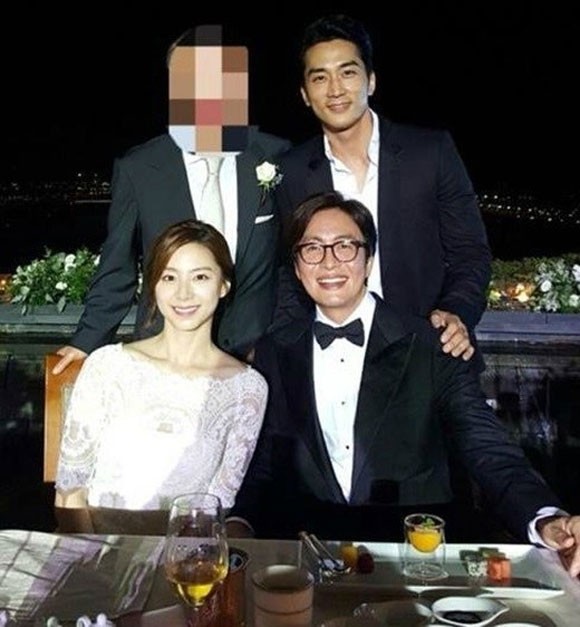 Bà xã ông trùm giải trí Bae Yong Joon xác nhận mang thai con đầu lòng - Ảnh 4.