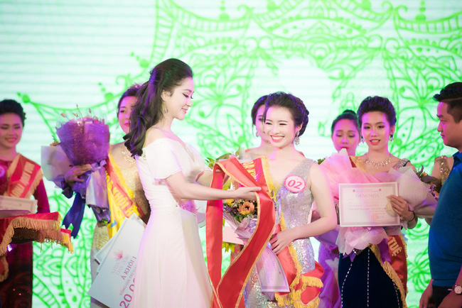 Nhan sắc rạng rỡ của Hoa hậu Nguyễn Thị Huyền sau 12 năm đăng quang - Ảnh 12.