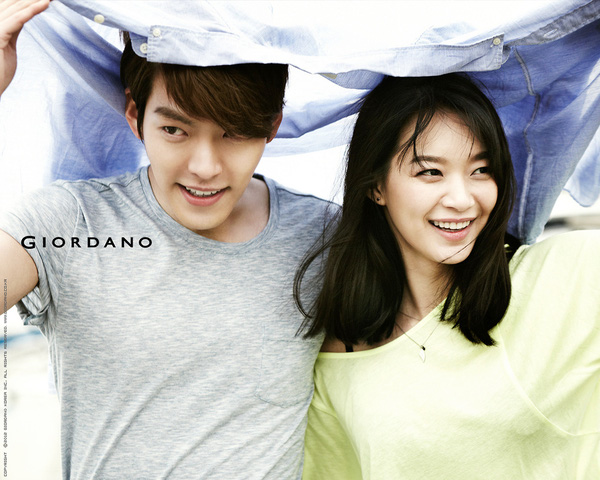 Bắt gặp Kim Woo Bin và Shin Min Ah hẹn hò công khai, diện đồ đôi tại nhà hàng Ý nổi tiếng - Ảnh 1.