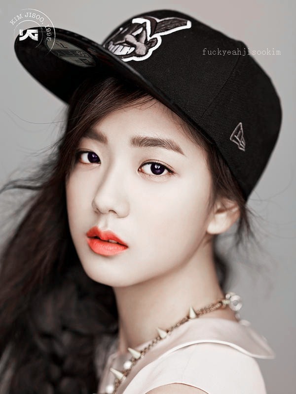 Kim Ji Soo, một trong hai thành viên đã được xác nhận của girlgroup mới nhà YG
