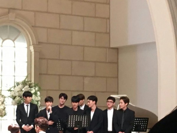 EXO hát nhắng nhít, cùng Red Velvet, Super Junior đến dự đám cưới của quản lý điển trai nhà SM - Ảnh 5.