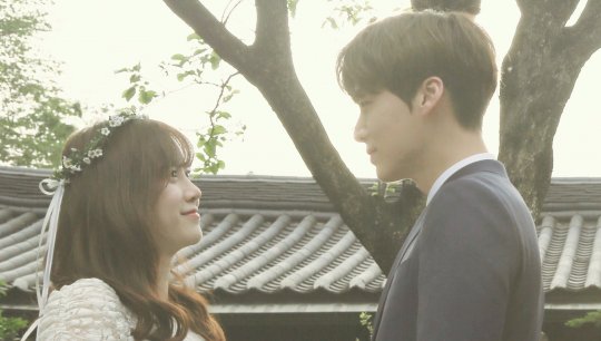Rò rỉ hình ảnh hiếm hoi bên trong đám cưới của Goo Hye Sun - Ahn Jae Hyun - Ảnh 2.