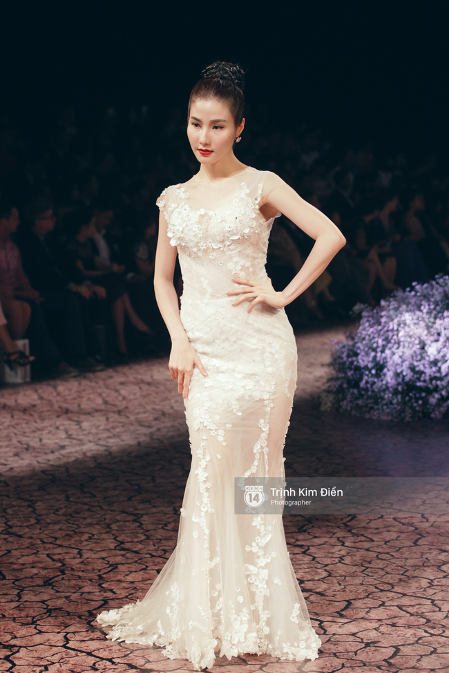 Kỳ Duyên, Phạm Hương đọ trình catwalk trong show thời trang cùng loạt mẫu đình đám - Ảnh 8.