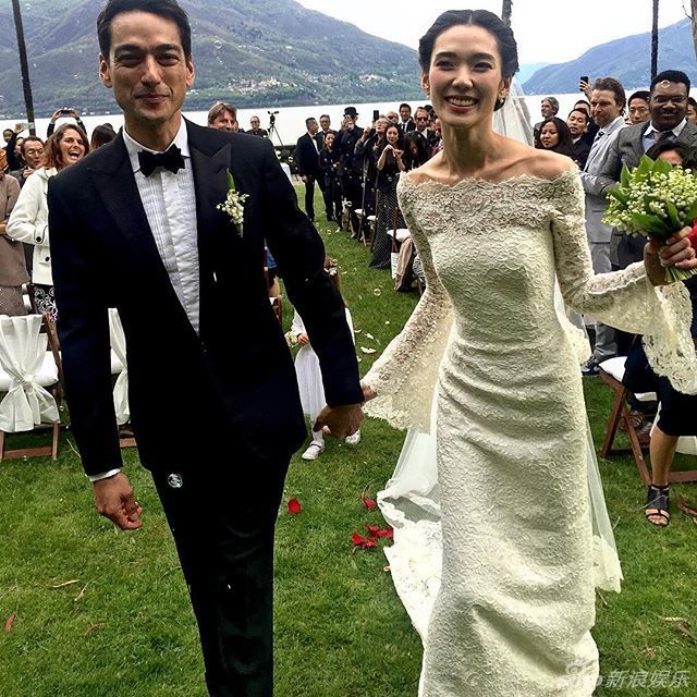 Siêu mẫu Nhật Bản tổ chức lễ cưới ấm cúng cùng chồng điển trai - Ảnh 3.
