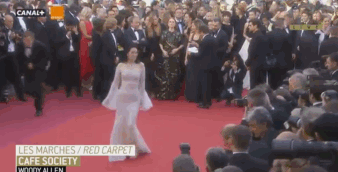 Củng Lợi là bà hoàng của thảm đỏ Trung Quốc tại Cannes năm nay.