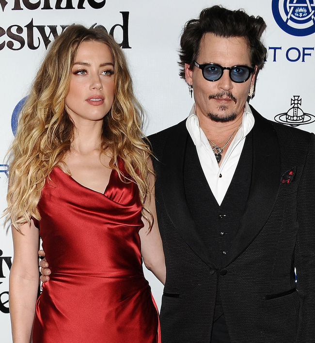 Cướp biển Johnny Depp bị vợ đệ đơn xin ly dị chỉ 5 ngày sau khi mẹ qua đời - Ảnh 1.