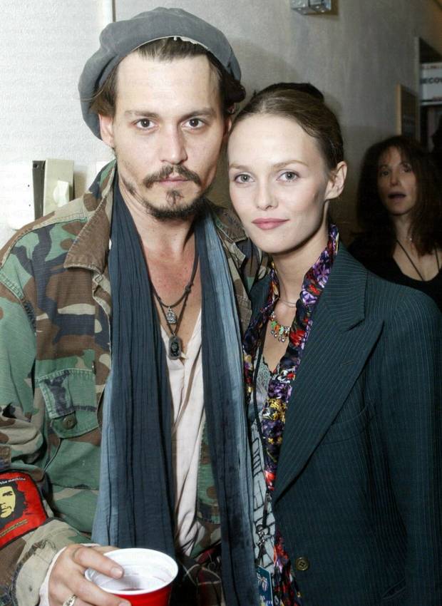 Bị phản bội sau 14 năm không danh phận, đây là cách khiến cả thế giới nể trọng bạn gái cũ Johnny Depp - Ảnh 1.