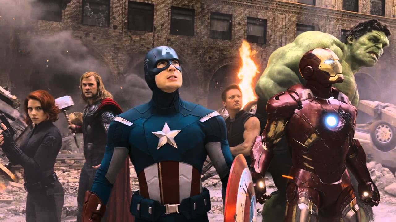 Lần đầu tiên, Tony Stark chịu đứng chung hàng ngũ với nhiều người mà anh không quen biết