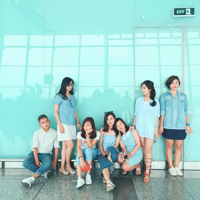Xu hướng mới của bạn trẻ Việt Nam: Đi du lịch nhóm, mặc đồ cùng tông rồi diễn như tạp chí! - Ảnh 4.