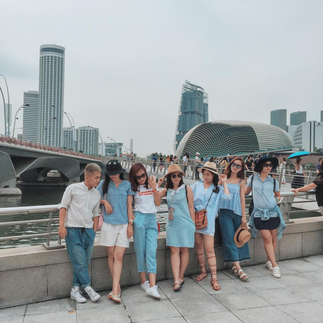 Xu hướng mới của bạn trẻ Việt Nam: Đi du lịch nhóm, mặc đồ cùng tông rồi diễn như tạp chí! - Ảnh 7.