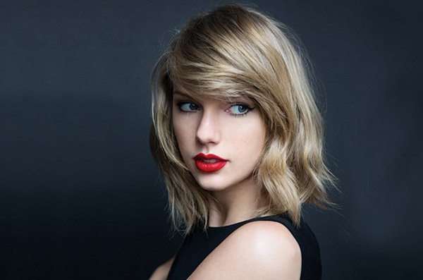 Taylor Swift luôn yêu cuồng nhiệt dù có thể người đàn ông đó sẽ sớm rời xa cô. Ảnh: Billboard.
