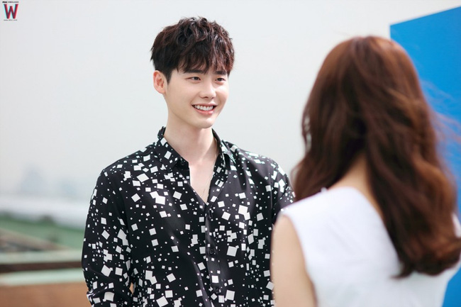 Lee Jong Suk vẫn sống nhăn dù bị kết án tử hình? - Ảnh 29.