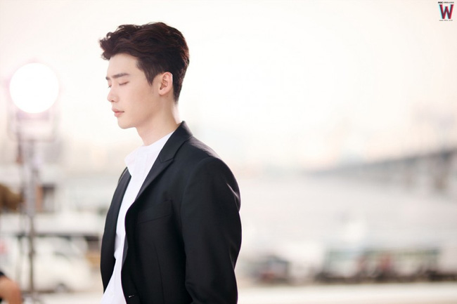 Lee Jong Suk vẫn sống nhăn dù bị kết án tử hình? - Ảnh 30.