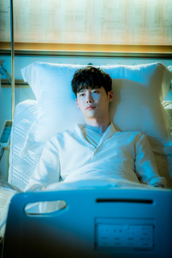 Lee Jong Suk vẫn sống nhăn dù bị kết án tử hình? - Ảnh 34.