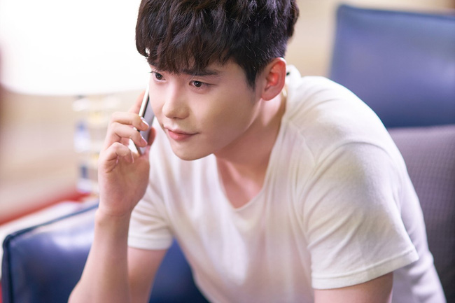 Lee Jong Suk vẫn sống nhăn dù bị kết án tử hình? - Ảnh 36.