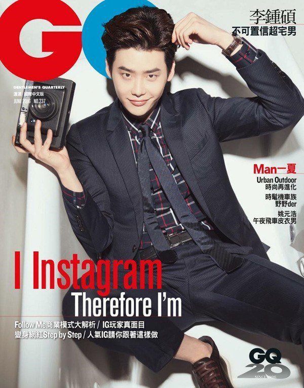 Song Joong Ki đụng hàng với 2 nam thần Lee Jong Suk, Bi Rain - Ảnh 3.