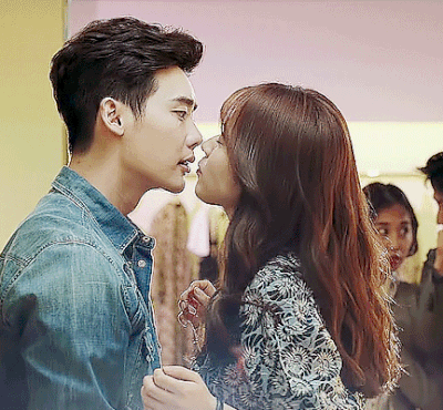 Lee Jong Suk và Han Hyo Joo sẽ hôn cực nhiều trong “W” - Ảnh 1.