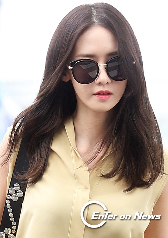 Yoona (SNSD) thả dáng sang chảnh, IU bị tố làm mũi khi xuất hiện tại sân bay - Ảnh 8.
