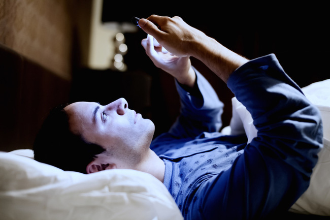 Khoa học bảo 8 thói quen này sẽ giúp bạn không bao giờ mất ngủ nữa - Ảnh 1.