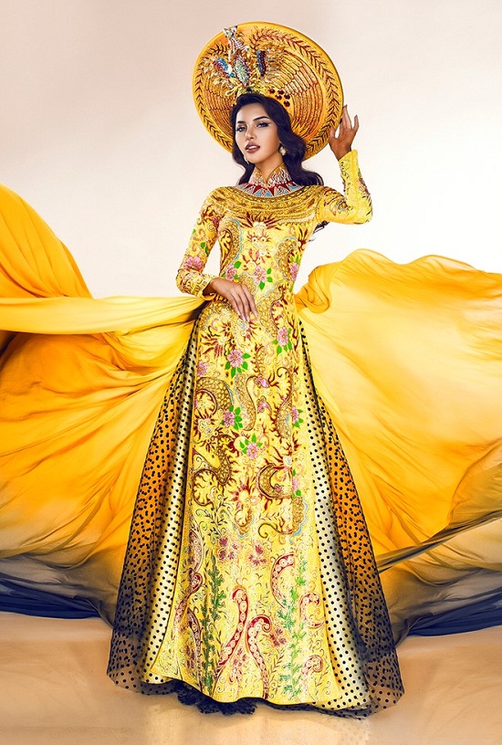 Khả Trang lọt top 3 trang phục dân tộc được yêu thích nhất tại cuộc thi 