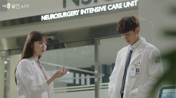 “Doctors”: Park Shin Hye bị kẻ lạ tấn công bất thình lình tại bệnh viện - Ảnh 33.