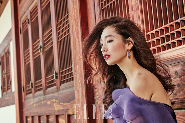Park Shin Hye đẹp ma mị với suối tóc dài không tưởng, Shin Min Ah sành điệu trên tạp chí - Ảnh 6.