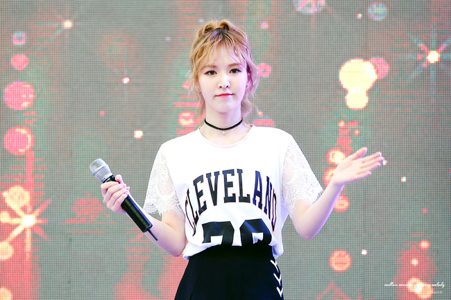 Wendy (Red Velvet) xinh đẹp và thon thả bất ngờ khiến fan phát cuồng - Ảnh 2.