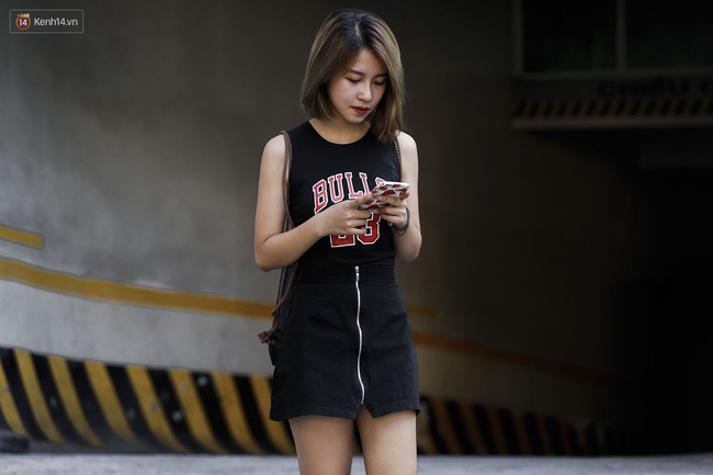 Street style 2 miền tuần qua: Khi trẻ trung, ngọt ngào đụng độ sexy, táo bạo - Ảnh 13.