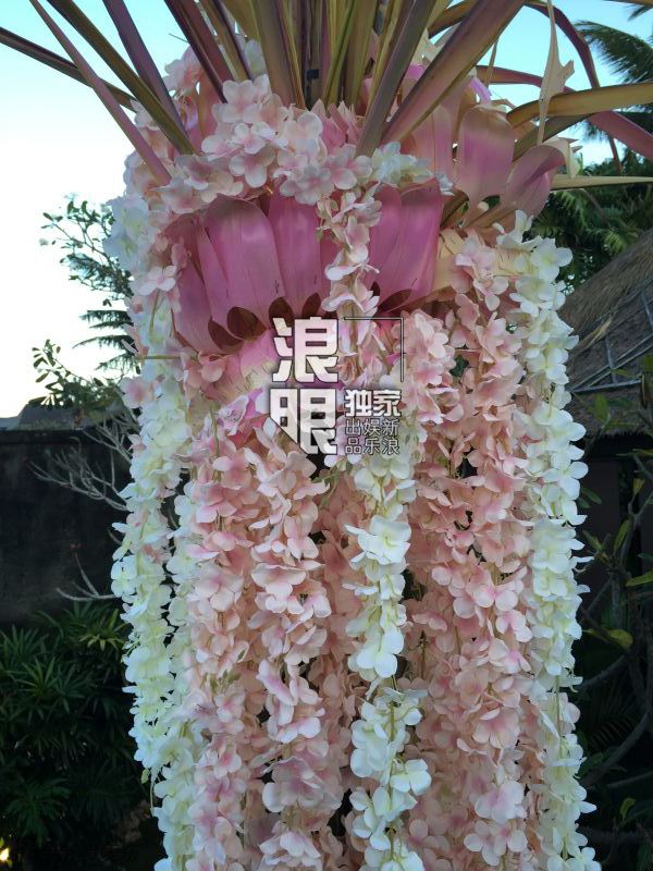 Toàn cảnh lễ đường tràn ngập hoa của cặp đôi Hoắc Kiến Hoa - Lâm Tâm Như - Ảnh 8.