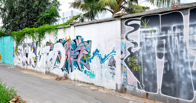 Con hẻm Graffiti vui mắt ở Sài Gòn - Ảnh 2.