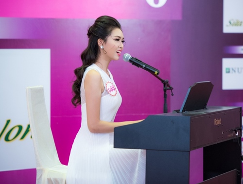 Hoa hậu Việt Nam 2016: Hoa hậu Thu Thảo bật khóc trên ghế nóng - 6