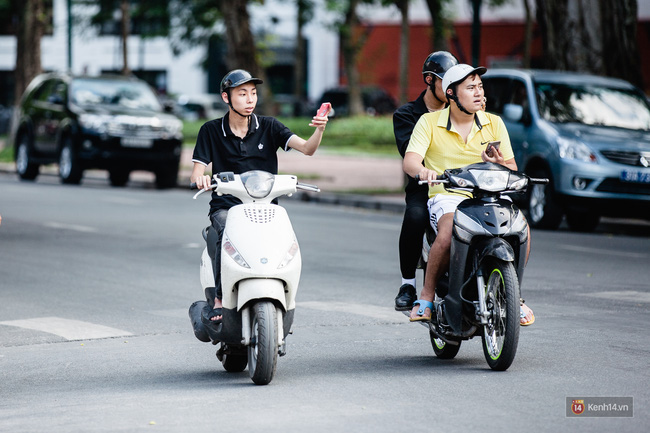 Chỉ mới 10 ngày, Pokemon đã thay đổi hành vi lái xe của người Việt: Đi bằng một tay, mắt cắm vào điện thoại! - Ảnh 7.