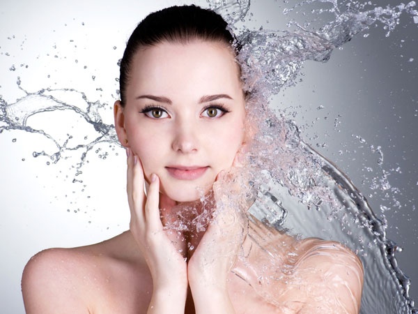 10 lợi ích tuyệt vời cho da và tóc của nước chanh