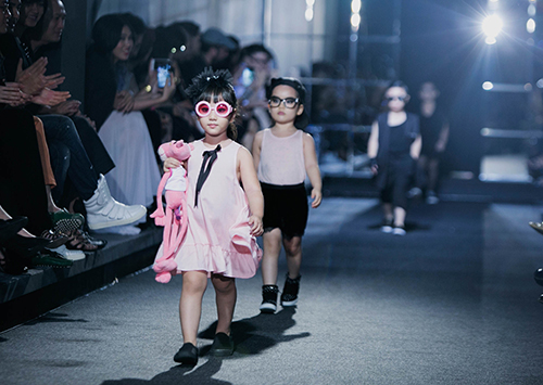Lần đầu tiên Việt Nam có Tuần lễ thời trang Trẻ em - 1