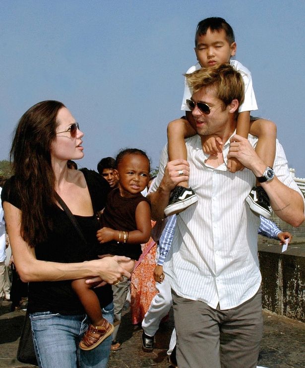 Nhìn lại 12 năm mặn nồng và sóng gió của cặp đôi Jolie - Pitt - 4