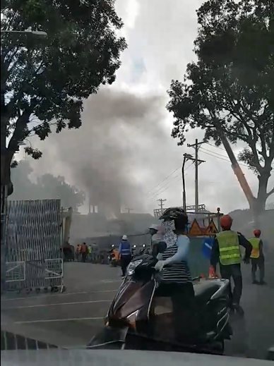 Cháy lớn tại công trình đang thi công ở Sài Gòn - Ảnh 2.