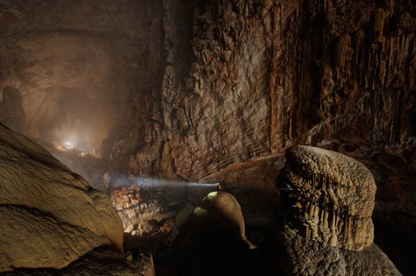 Choáng ngợp trước vẻ hùng vĩ của hang động lớn nhất thế giới Sơn Đoòng