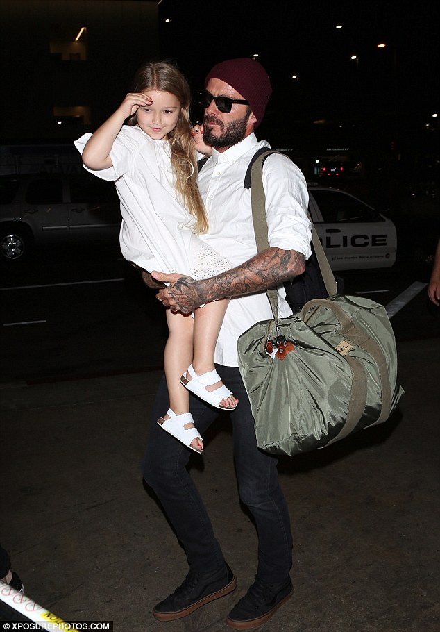 Ngày nào còn bé tí, Harper Beckham giờ đã 5 tuổi và ngày càng xinh xắn - Ảnh 1.